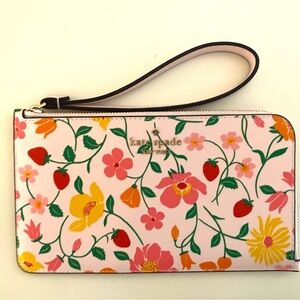 Kate Spade Wristlet with Flowers NWOT